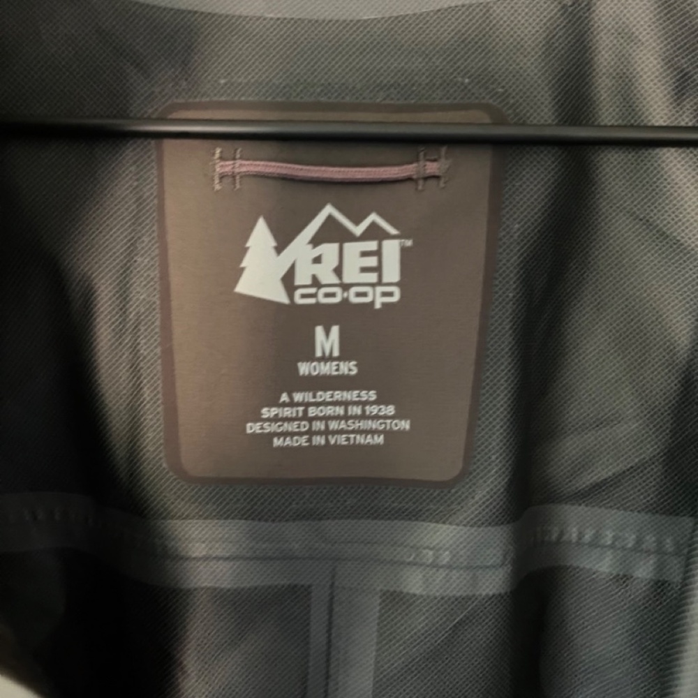 REI waterproof rain jacket anorak in olive green - Picture 3 of 6